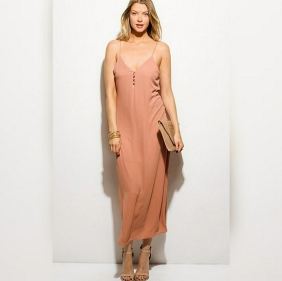 🆕🌿BOUTIQUE BLUSH SPAGHETTI STRAP DRESS🌿 - Picture 1 of 10